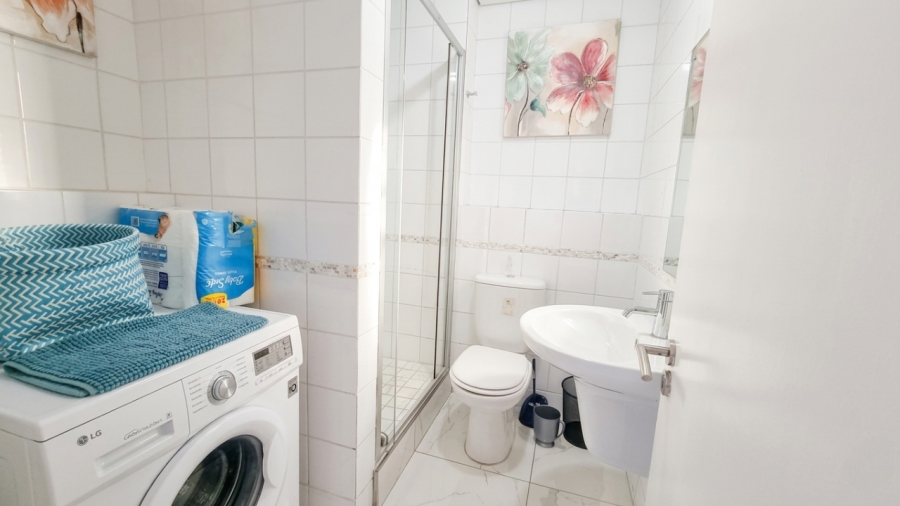 2 Bedroom Property for Sale in Big Bay Western Cape